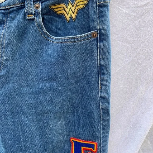 GAP Women's girlfriend 1969 Blue Jeans with Fun Patches - Picture 5 of 12
